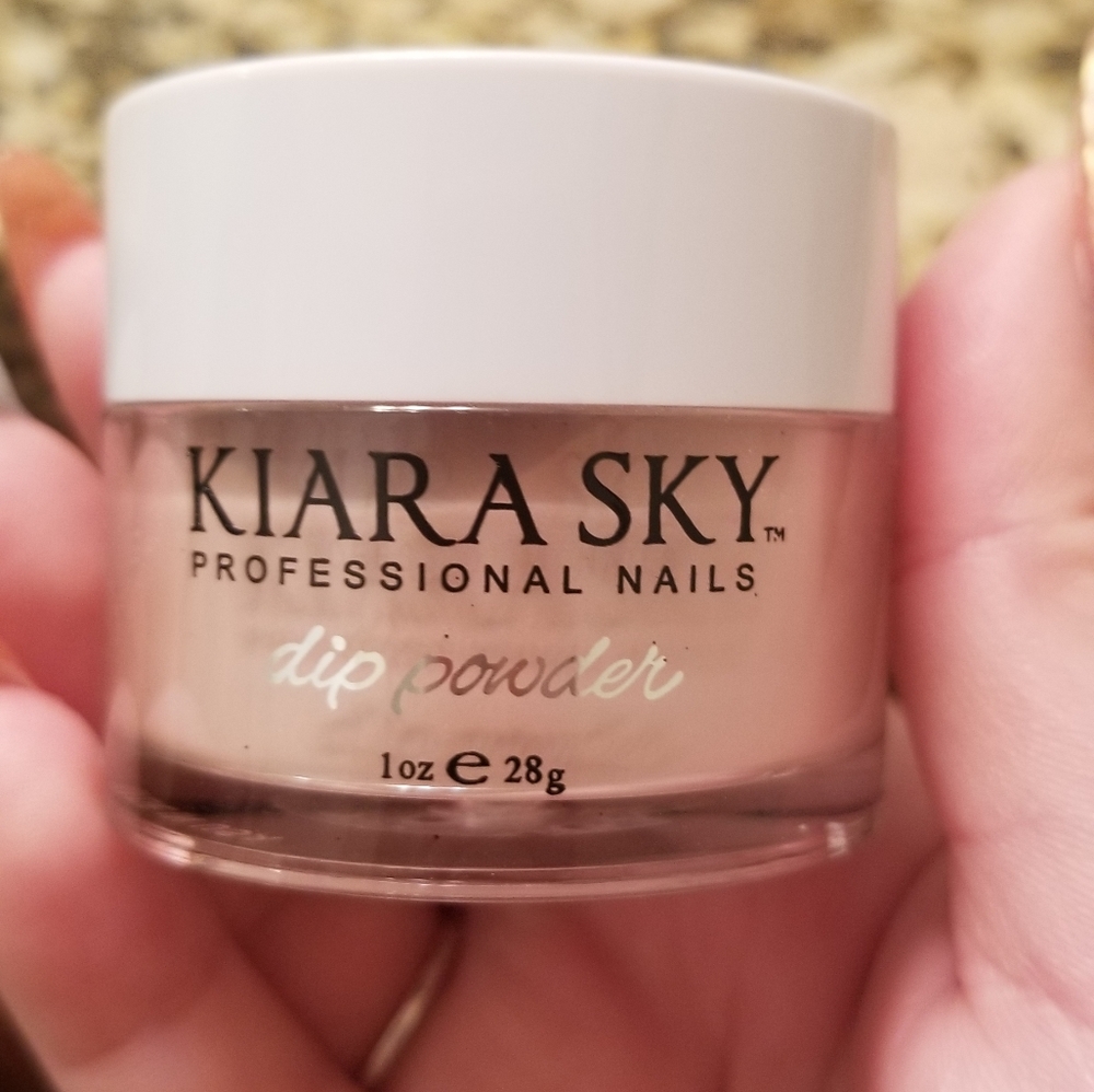 Kiara Sky Dip Powder in "Love at Frost Bite"